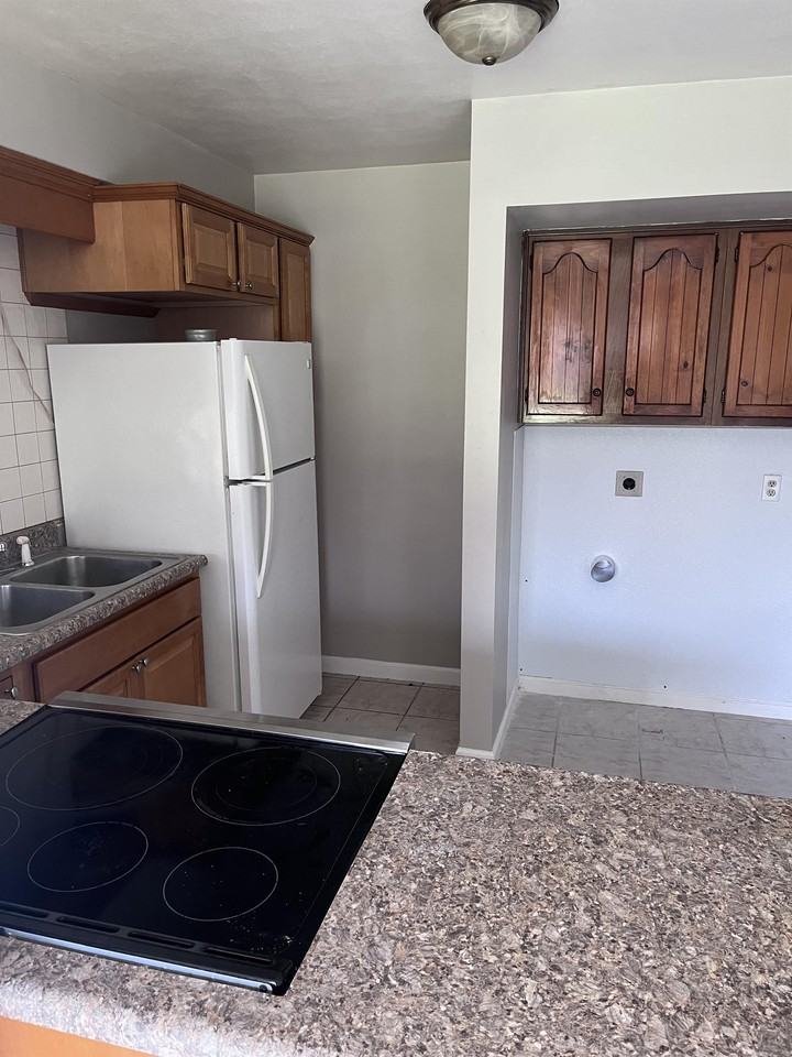 2314 N Flora Ave #1 - Photo 2 of 6