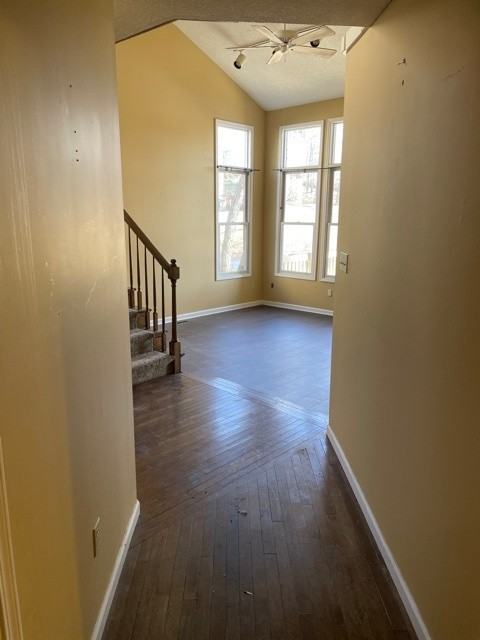 230 Lake Pointe Dr - Photo 2 of 23