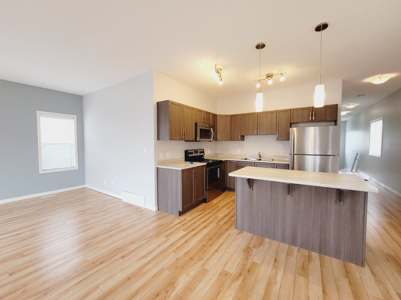 16137 141 St Nw - Photo 3 of 29