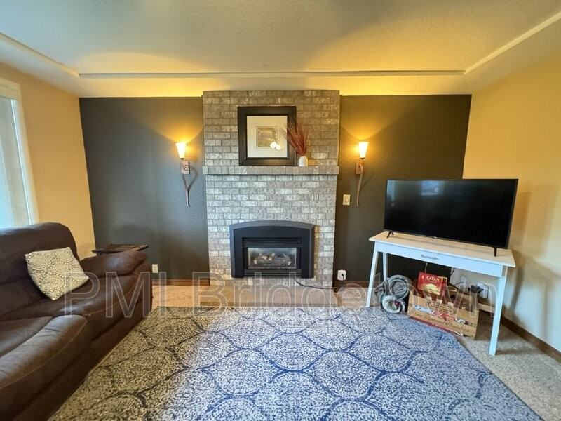 10616 Se Pardee St - Photo 3 of 23