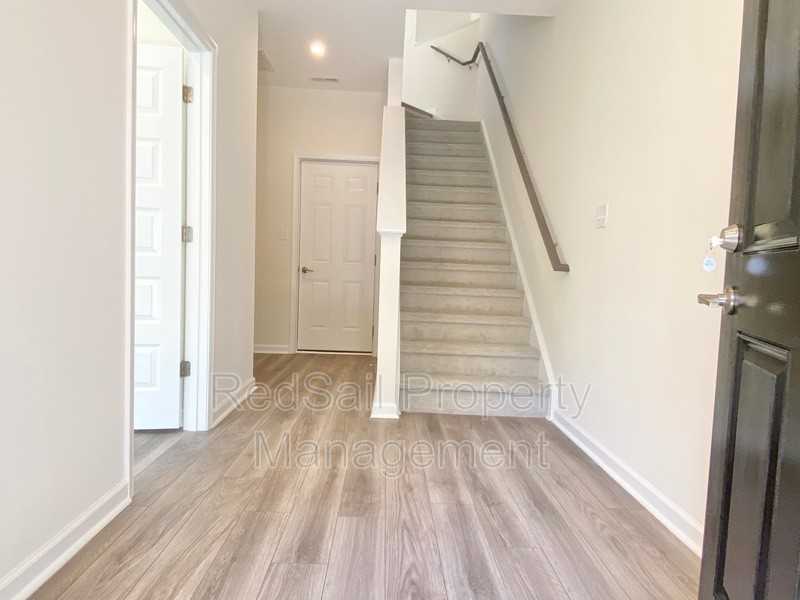 563 Red Hill Rd - Photo 2 of 19