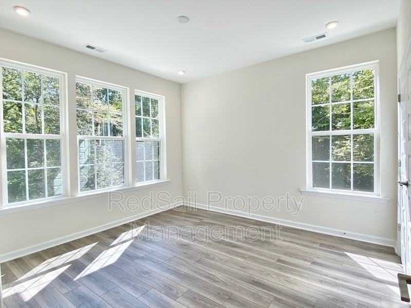 563 Red Hill Rd - Photo 3 of 19