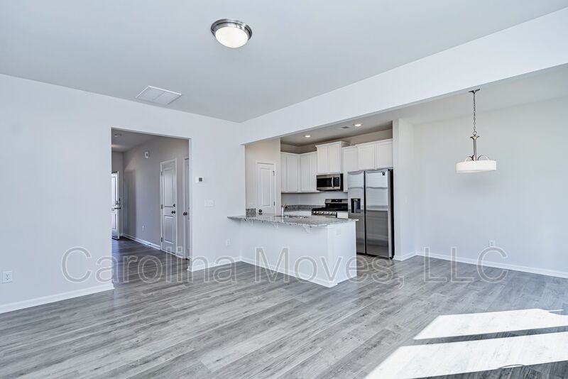 133 Clingstone Trl - Photo 3 of 16