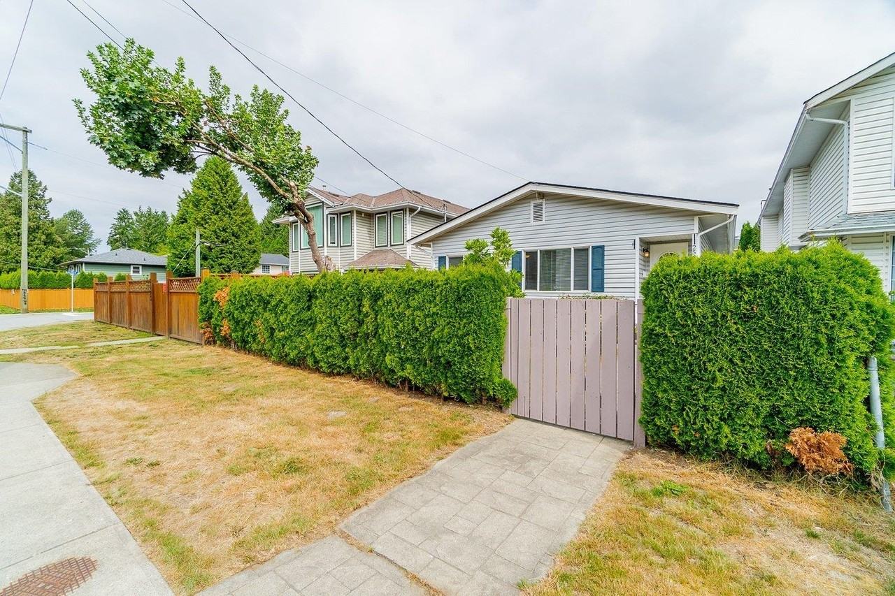 2585 Davies Avenue - Photo 2 of 20