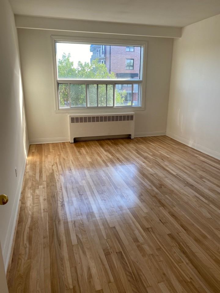 4785 Avenue Plamondon - Photo 3 of 5