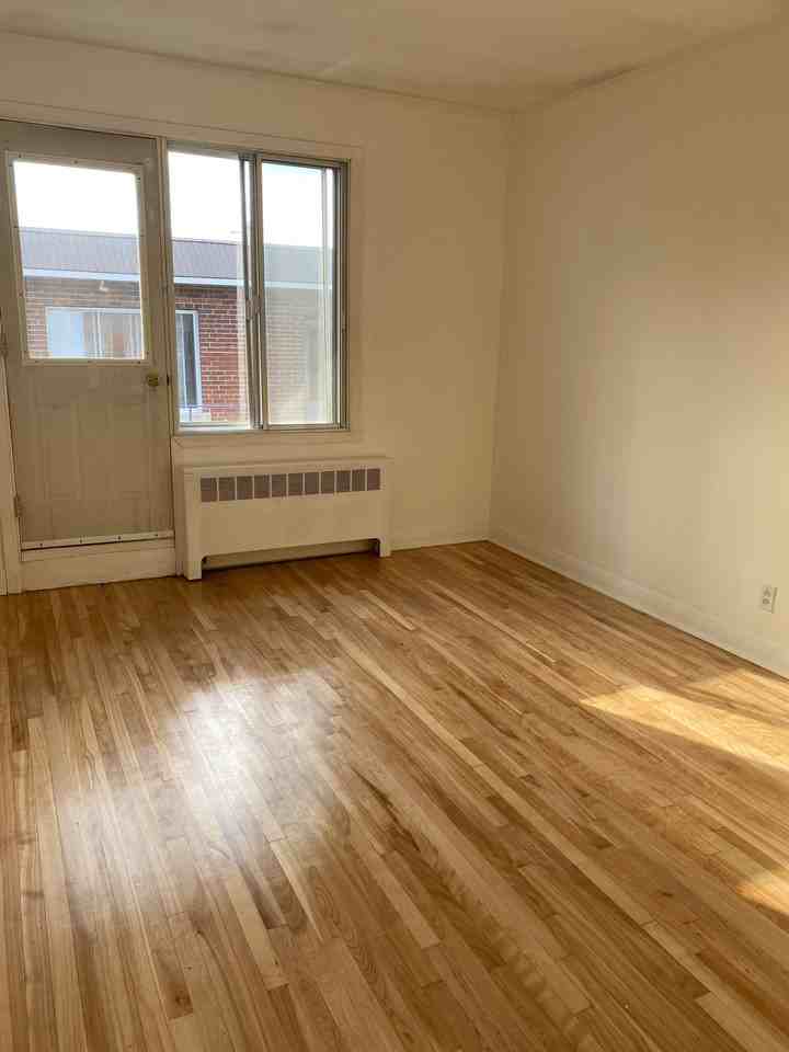 4785 Avenue Plamondon - Photo 4 of 5