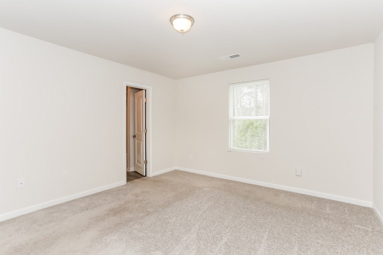 919 Haley St - Photo 6 of 15