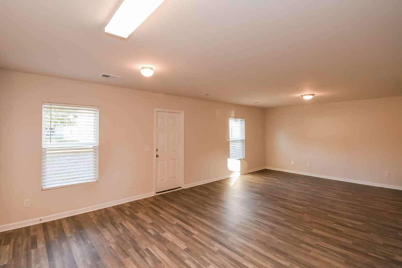 222 Saddle Brooke Trce - Photo 2 of 27