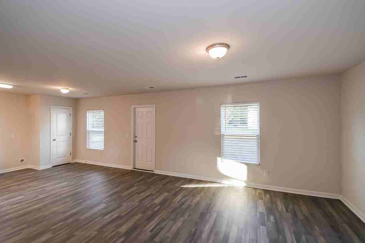 222 Saddle Brooke Trce - Photo 3 of 27