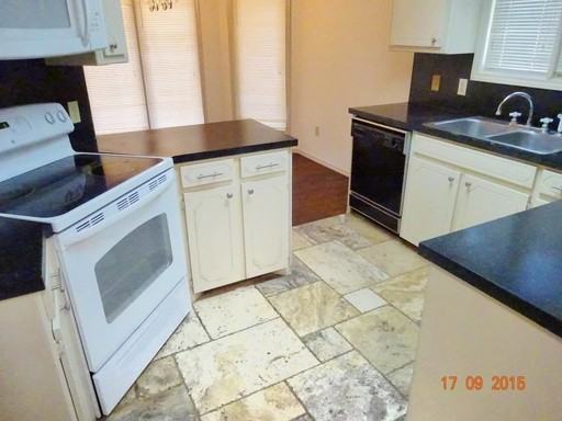 5510 87th St - Photo 3 of 10