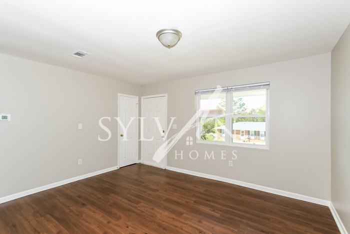 3406 Chadbourne St - Photo 3 of 15