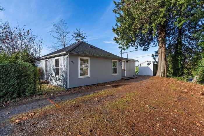 553 N 2nd Pl - Photo 2 of 28