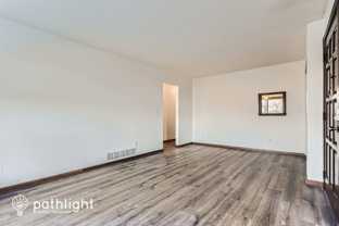 Spacious Two Bedroom Near Downtown St. Paul & Metro State U - apts/housing  for rent - apartment rent - craigslist