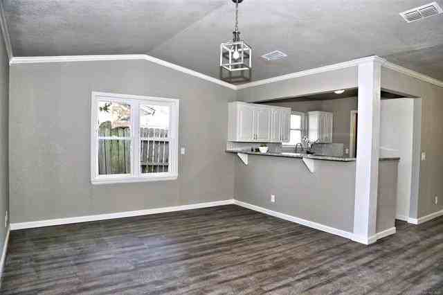 1262 E 140th St #1 - Photo 6 of 30