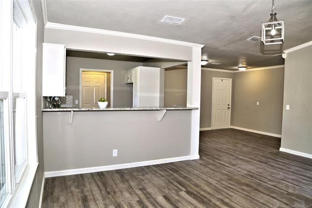 1262 E 140th St #1 - Photo 7 of 30