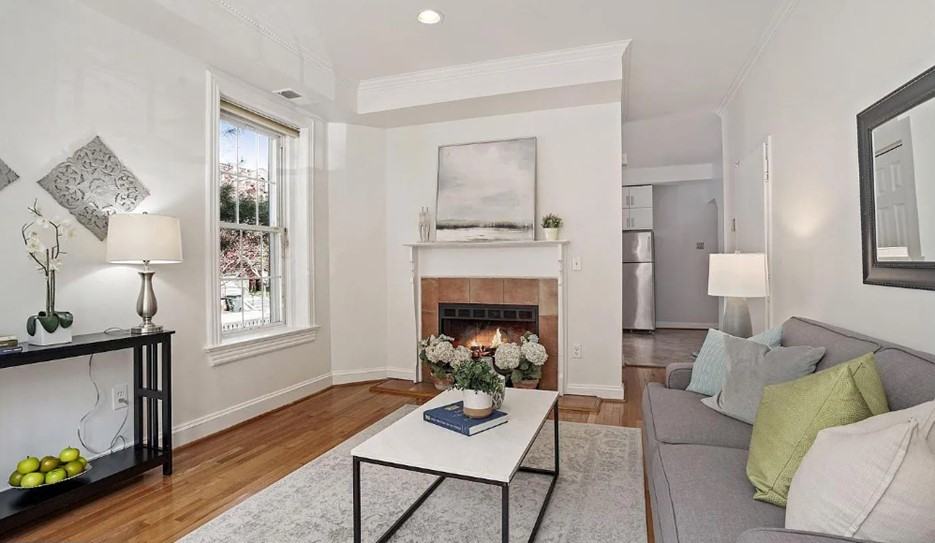 1633 Newton St Nw #1 - Photo 4 of 22