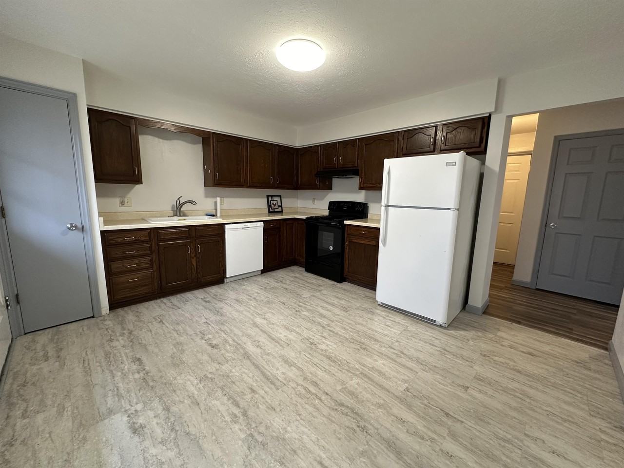 2410 New Haven Ct #1 - Photo 2 of 14