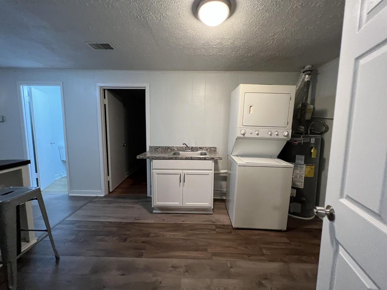 465 Ethel St Nw #B - Photo 4 of 22