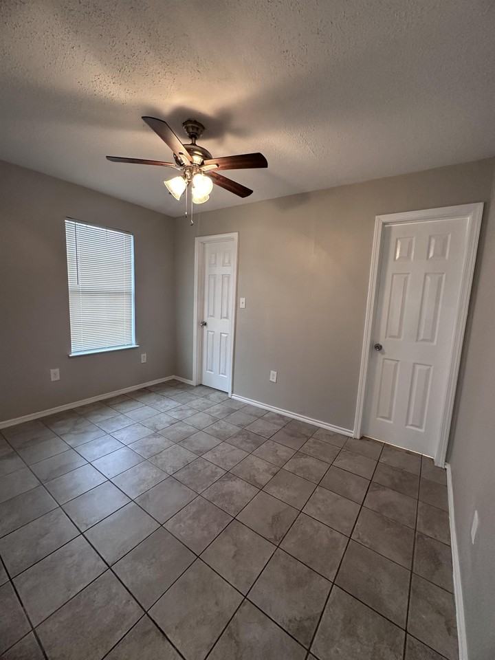 120 Lowell St #4 - Photo 3 of 23