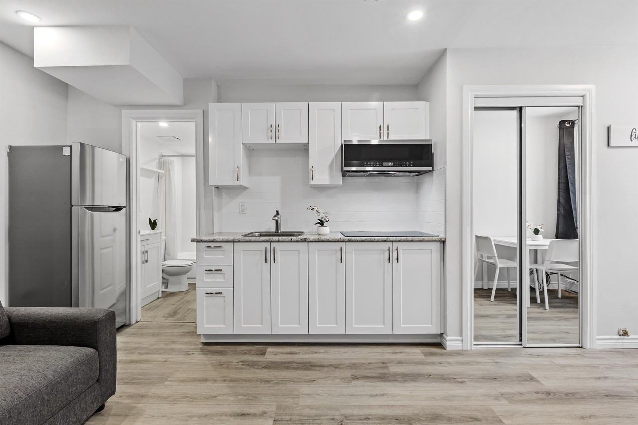 228 Lebreton St N #1 - Photo 4 of 12