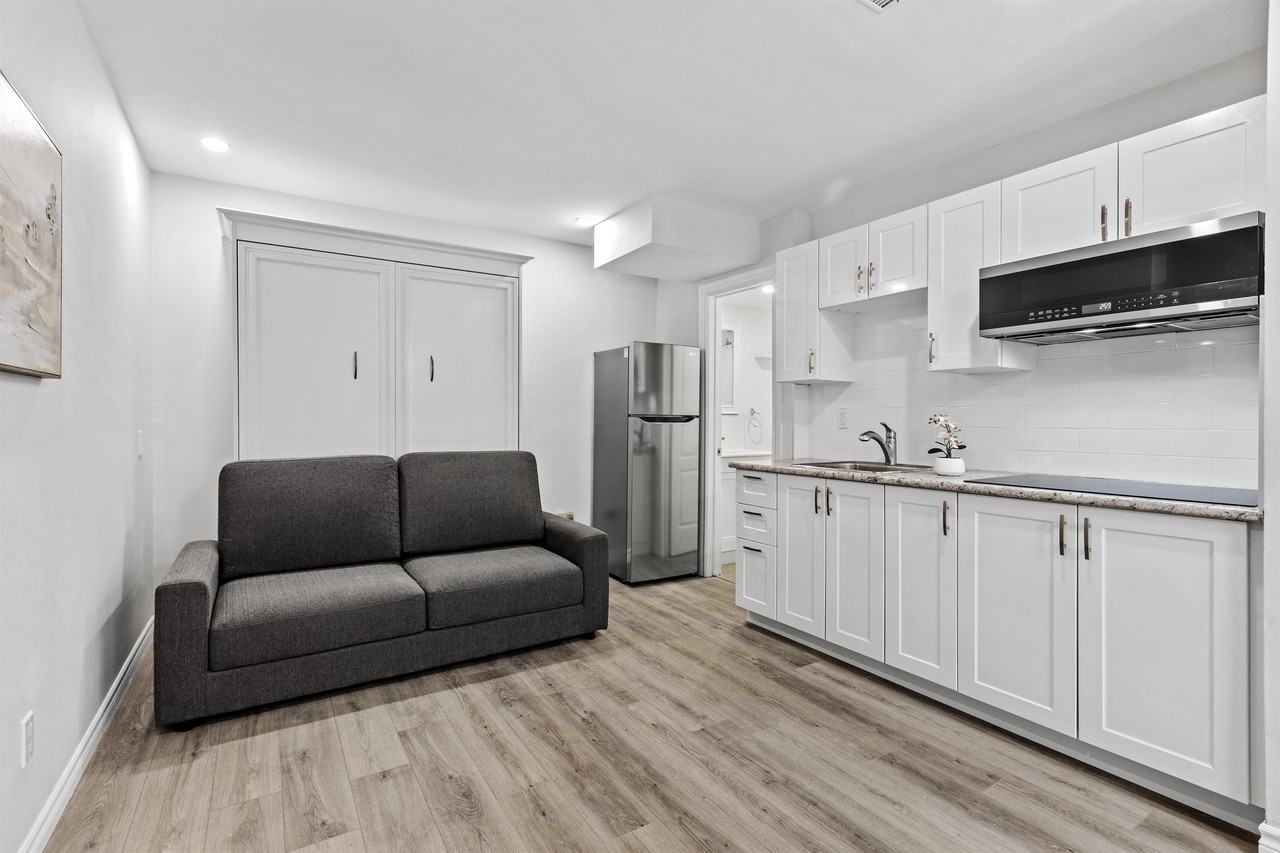 228 Lebreton St N #1 - Photo 6 of 12
