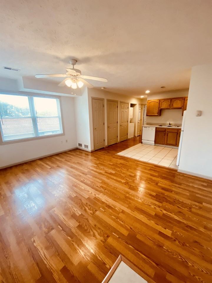 1486 Clover St #1 - Photo 3 of 6