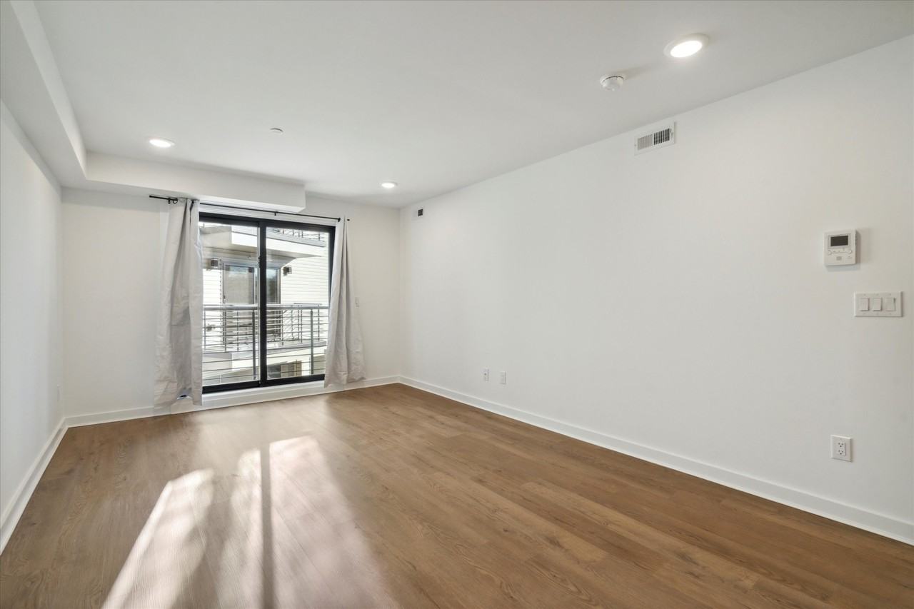 1951 Point Breeze Ave #409 - Photo 4 of 11