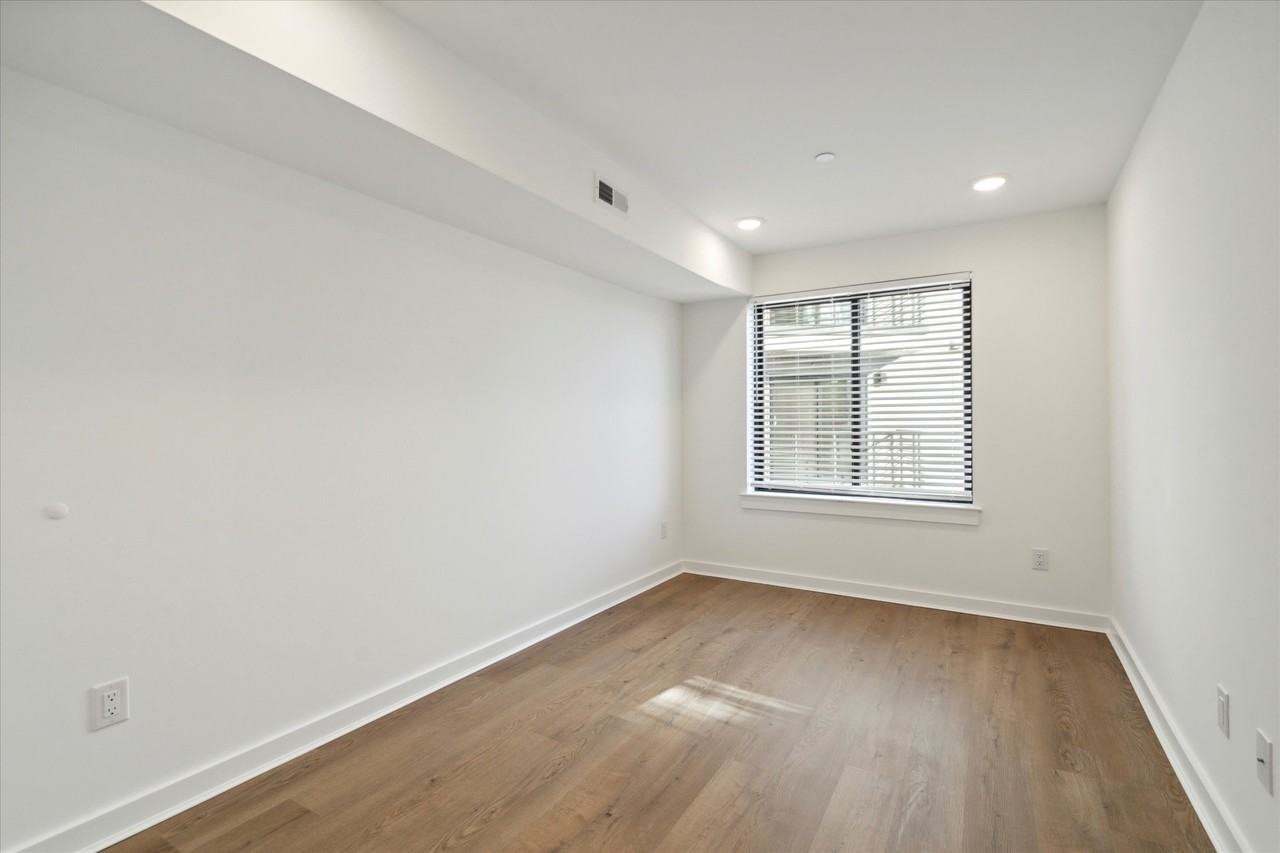 1951 Point Breeze Ave #409 - Photo 6 of 11