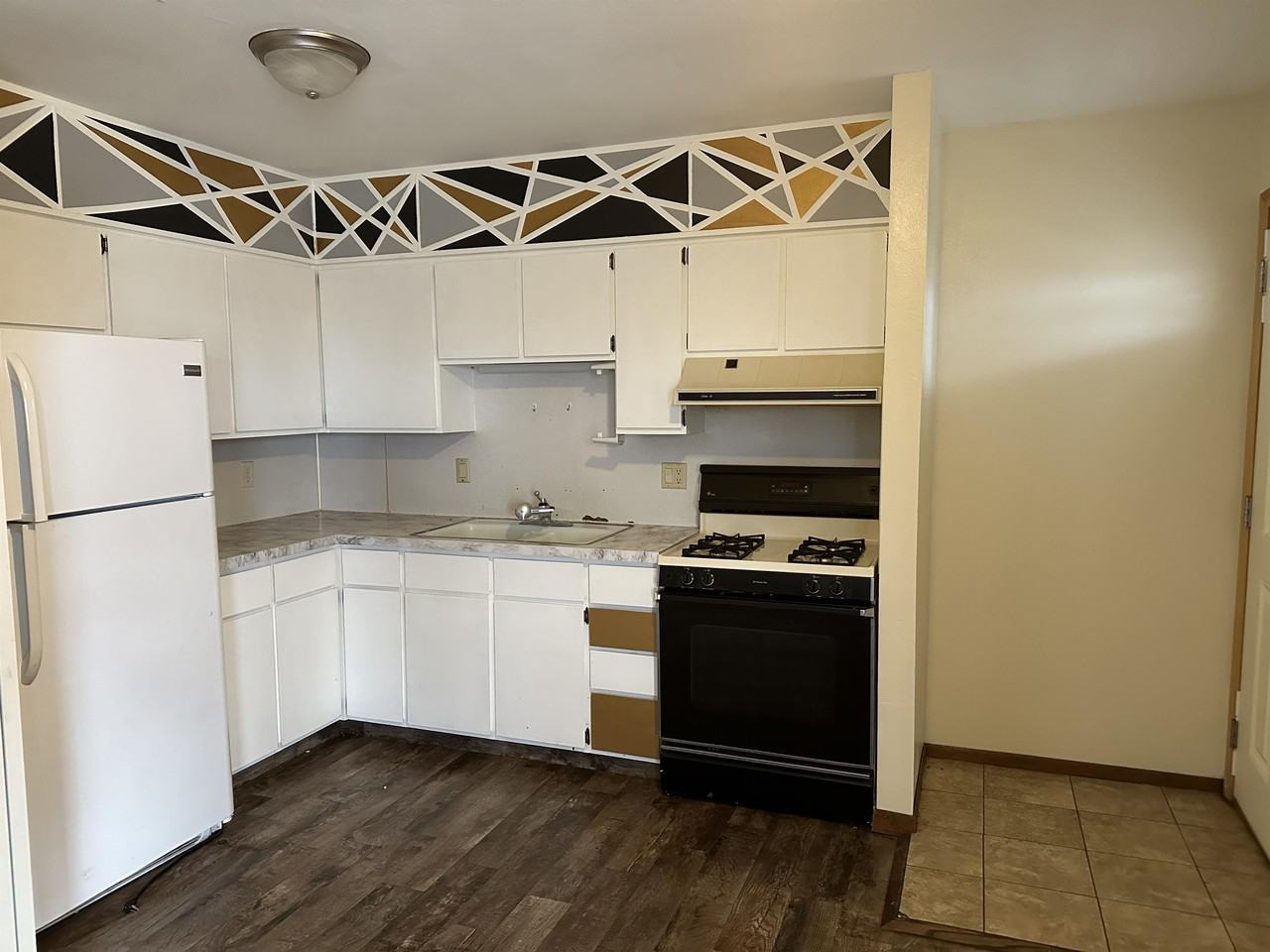 503 N Walnut Ave #1-2 - Photo 2 of 13