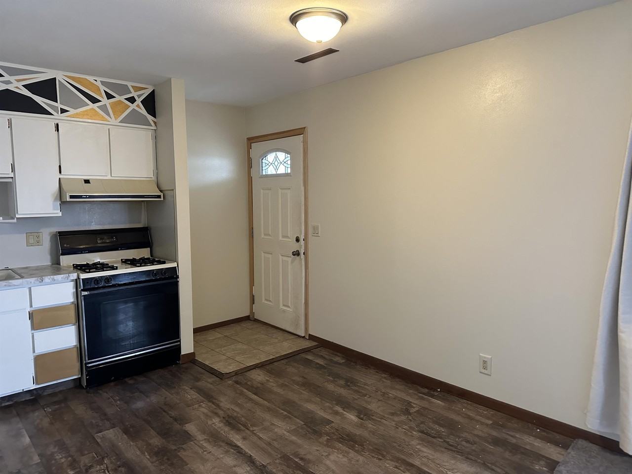 503 N Walnut Ave #1-2 - Photo 3 of 13