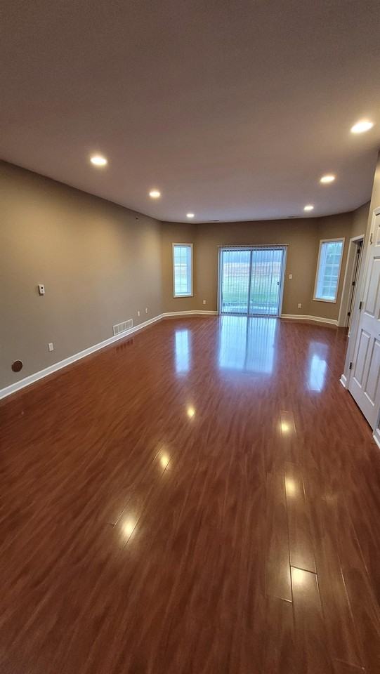 7402 Lions Gate Pkwy #7402 - Photo 2 of 10