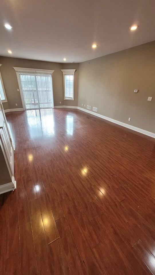 7461 Lions Gate Pkwy #7461 - Photo 2 of 10