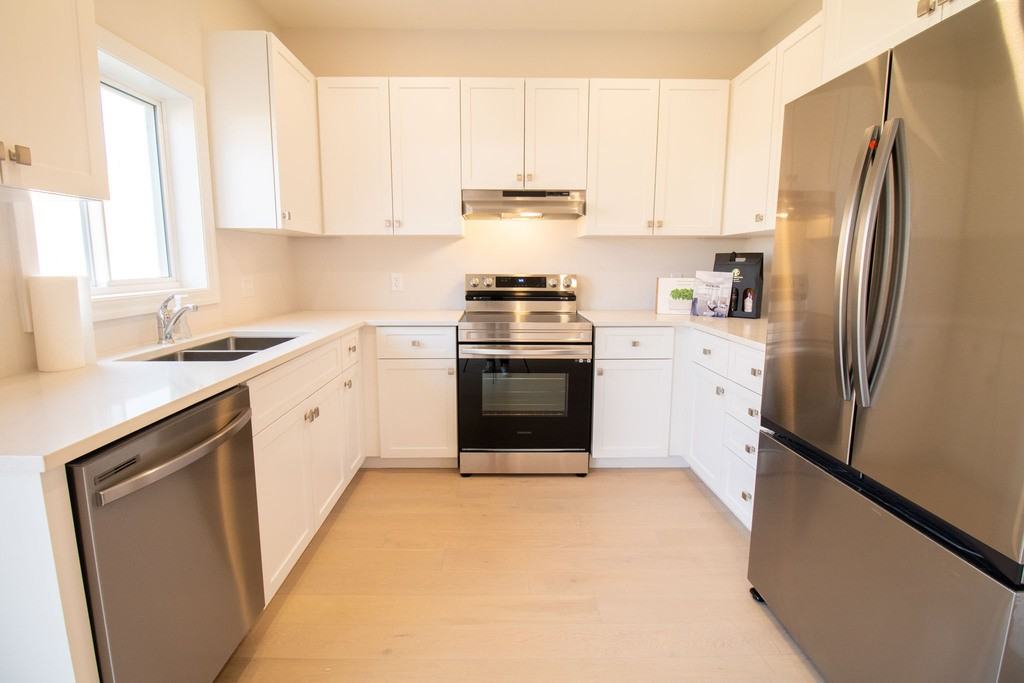 102 Parkside Dr - Photo 2 of 38