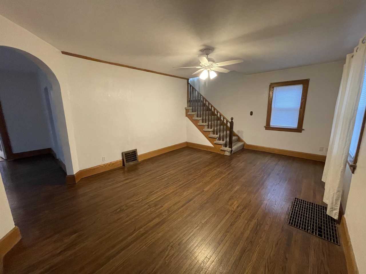 5015 Illinois St - Photo 3 of 12