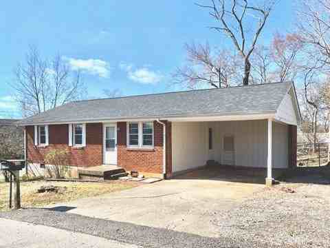 340 Davis Dr - Photo 2 of 8