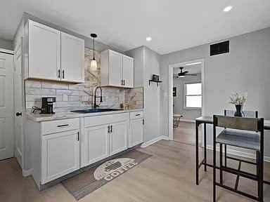 4235 N 13th St - Photo 3 of 6