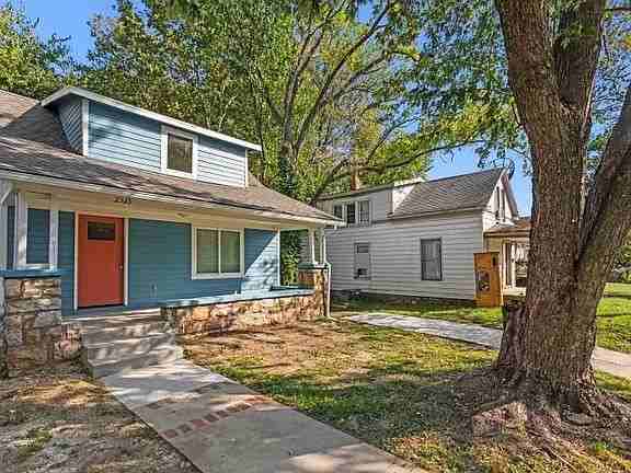 2525 Quincy St - Photo 3 of 25