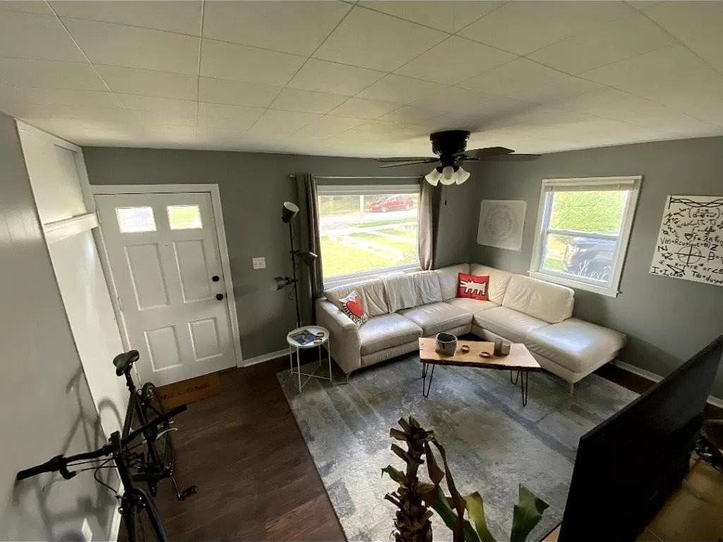 8238 W Glen Ave - Photo 2 of 6