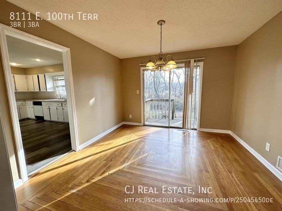 8111 E 100th Ter - Photo 3 of 10