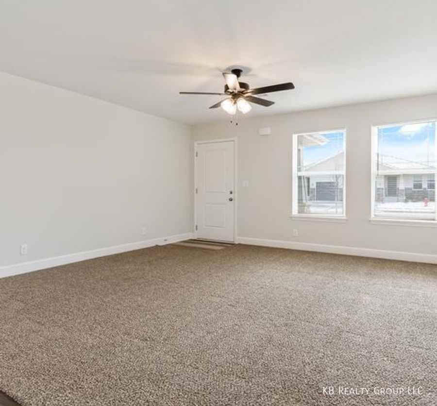 124 Se Little Garden Ln - Photo 3 of 13