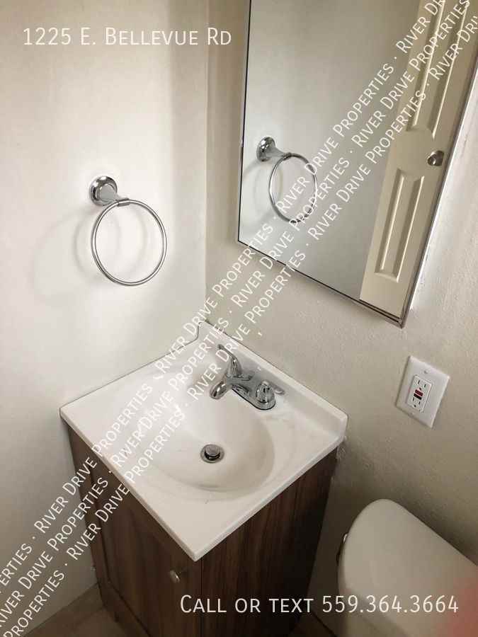 1225 E Bellevue Rd - Photo 2 of 12