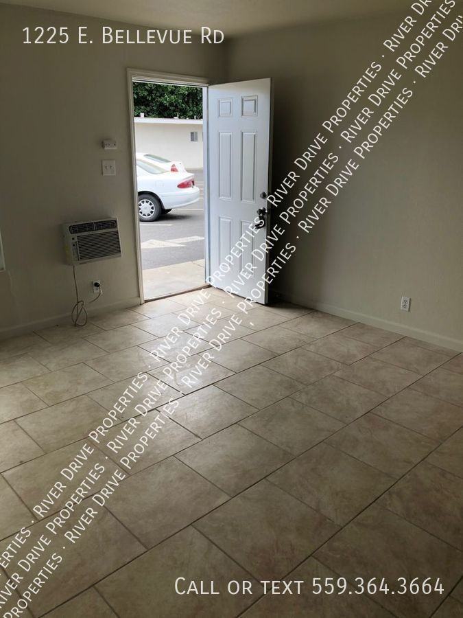 1225 E Bellevue Rd - Photo 3 of 12