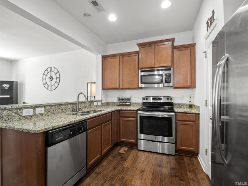 21 Moss Grove Ln - Photo 3 of 21