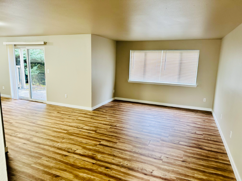 316 Choker St Se #4 - Photo 3 of 14