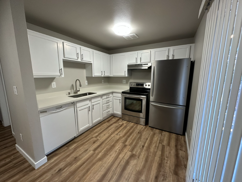 316 Choker St Se #4 - Photo 5 of 14