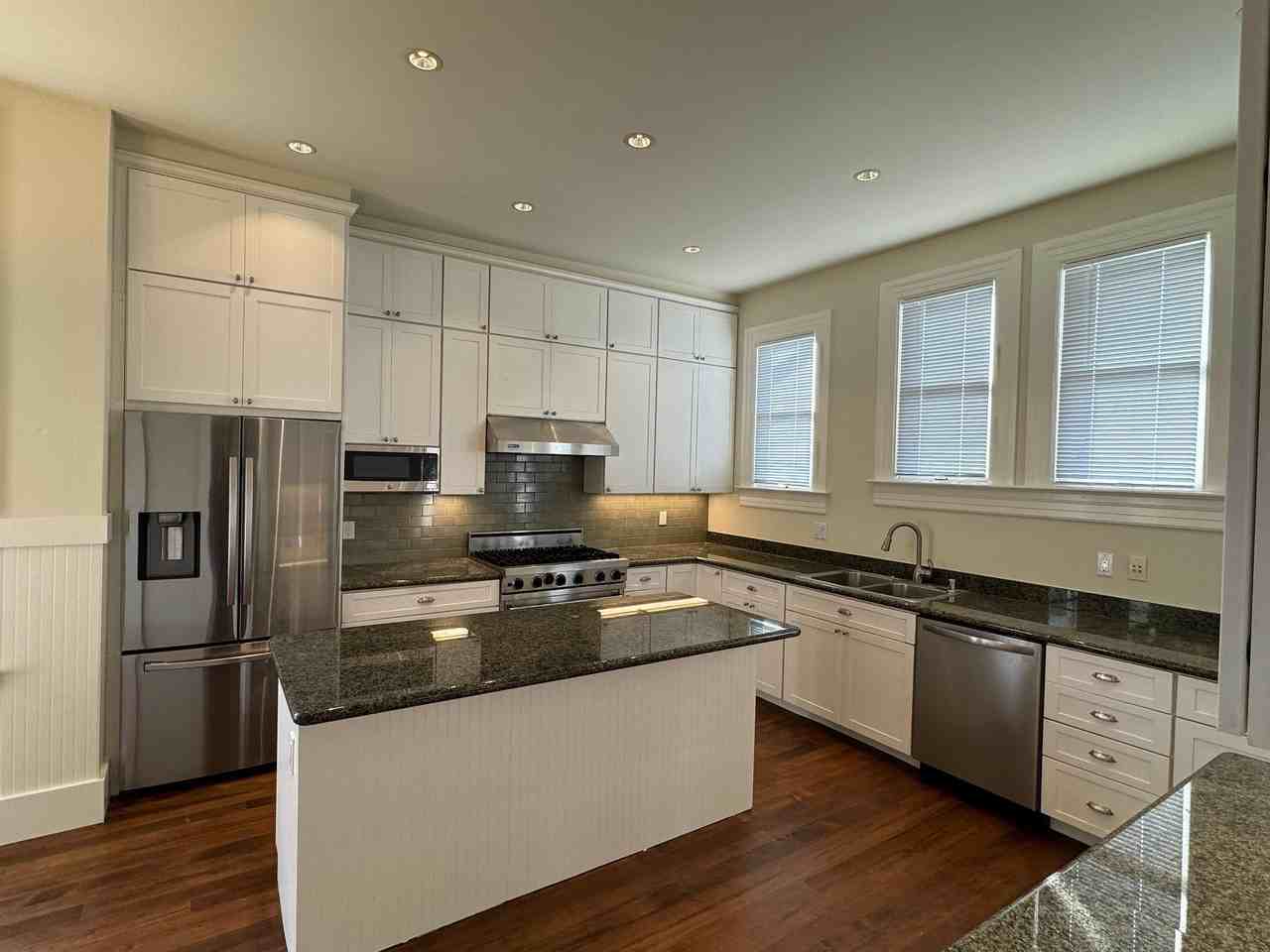 1907 Golden Gate Ave #1907 - Photo 2 of 16