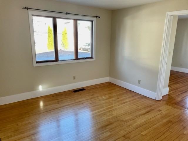 16 Lois Street - Photo 3 of 16