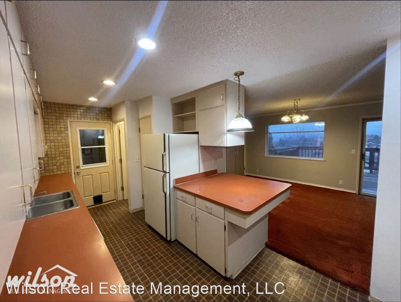 4204 E Hillcrest Dr - Photo 3 of 23