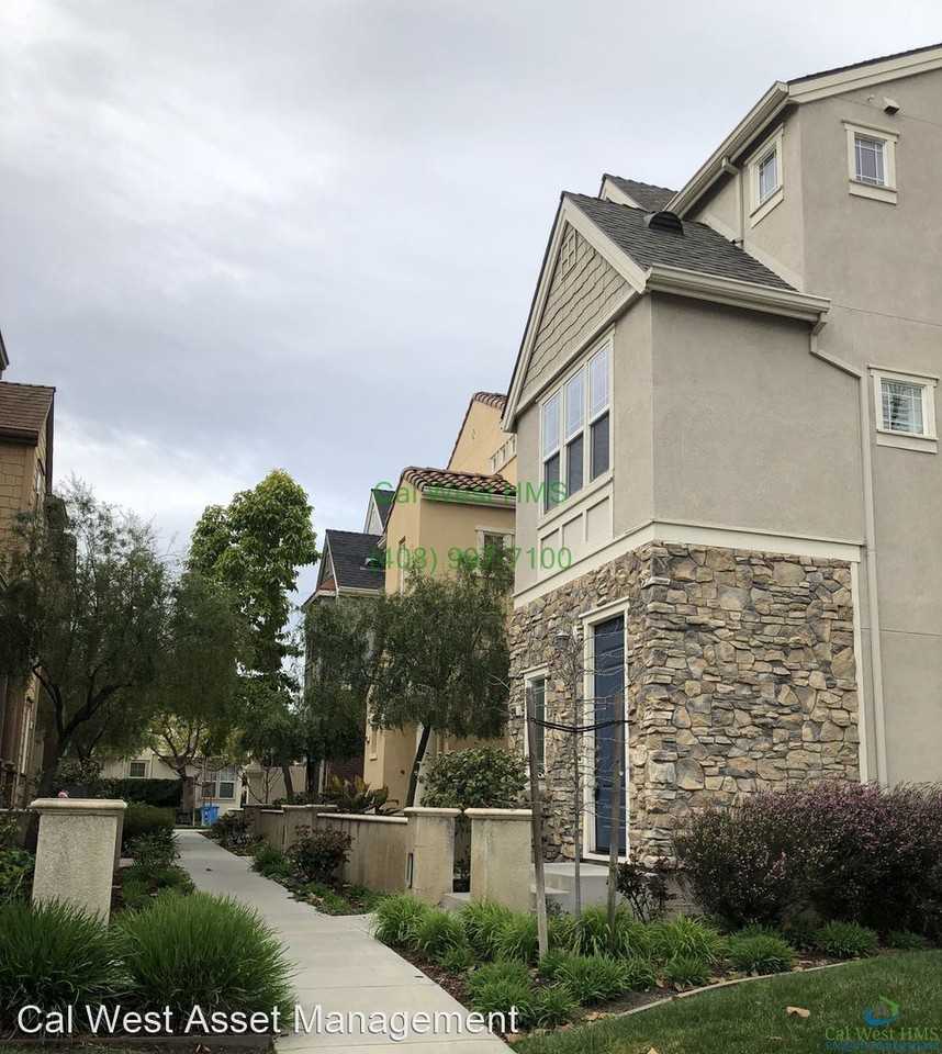 4345 Watson Cir - Photo 2 of 16