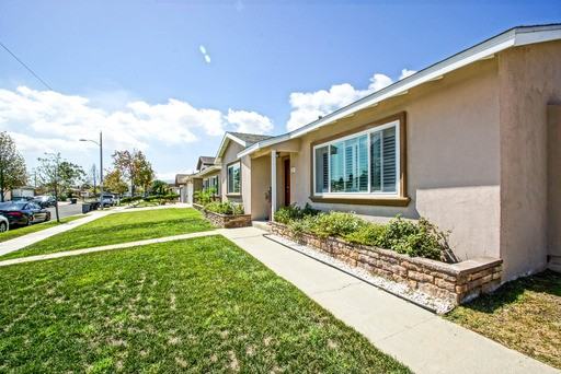 22709 Fern Ave - Photo 2 of 36